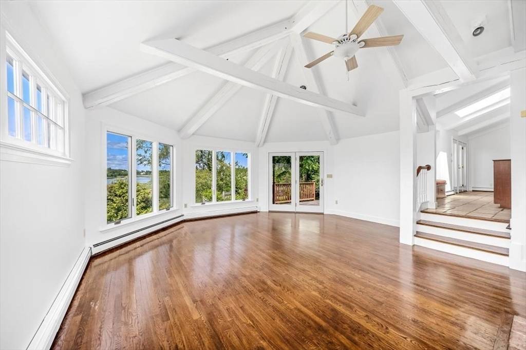Hingham, MA 02043,7 Weir Street Ext