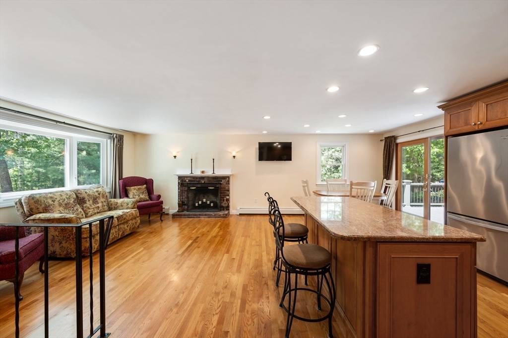Pembroke, MA 02359,64 Elm St