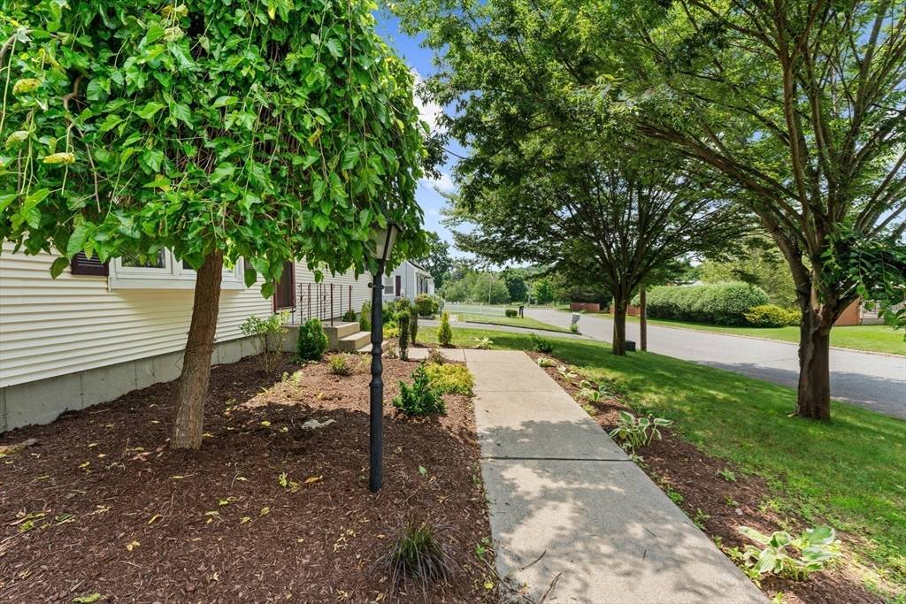 Springfield, MA 01129,23 Pennfield St