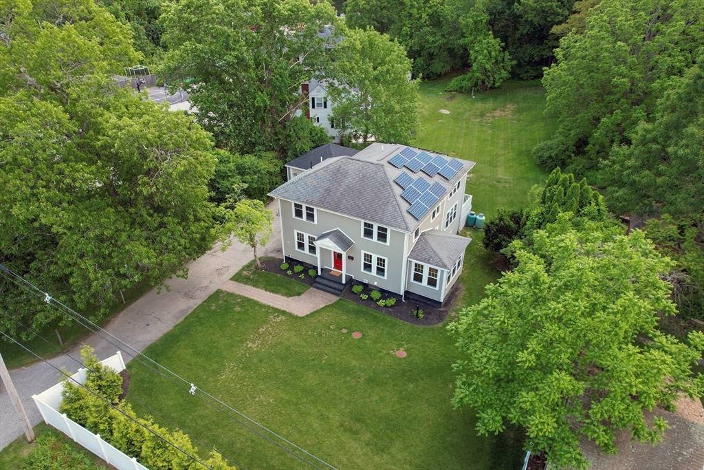 Hingham, MA 02043,53 Rockland Street