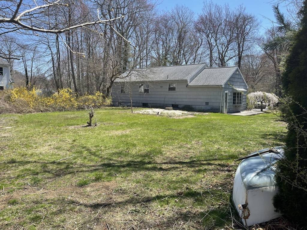 Cohasset, MA 02025,53 Beechwood Street