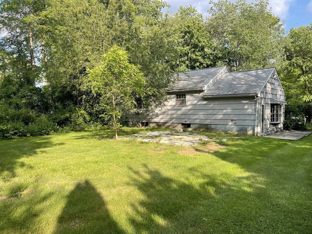 Cohasset, MA 02025,53 Beechwood Street