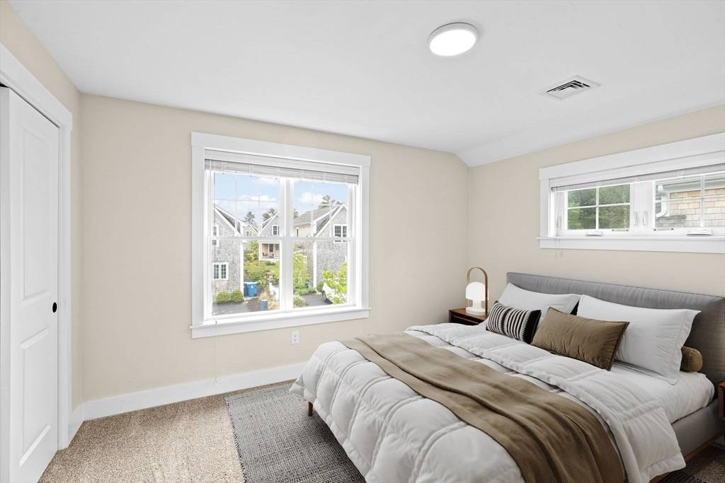 3 Stargaze Ln Plymouth, MA 02360
