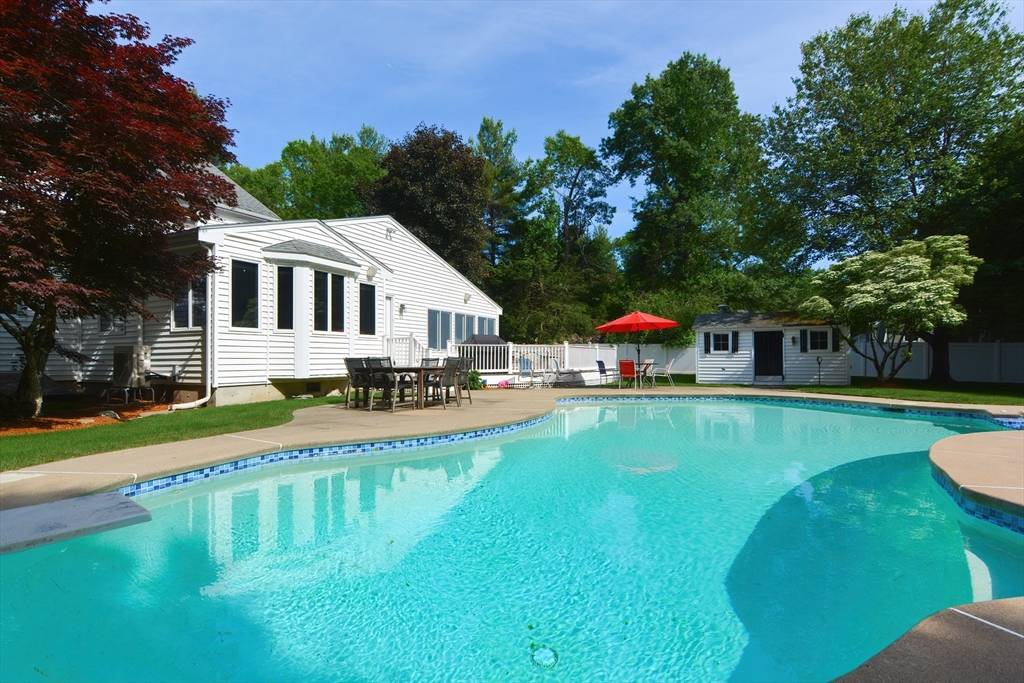Walpole, MA 02081,26 Kittredge St
