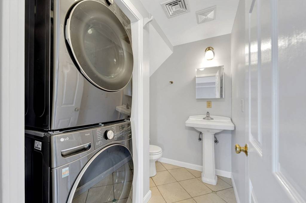 360 Littleton Rd. #A5 Chelmsford, MA 01824