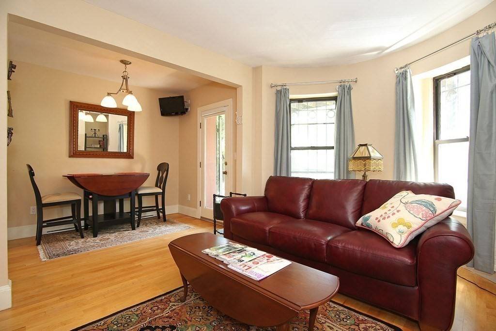 Boston, MA 02116,211 W Newton St #2