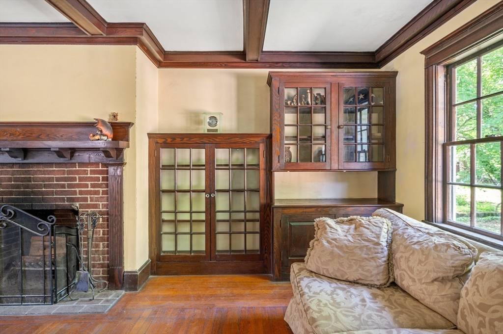Milton, MA 02186,21 Otis St