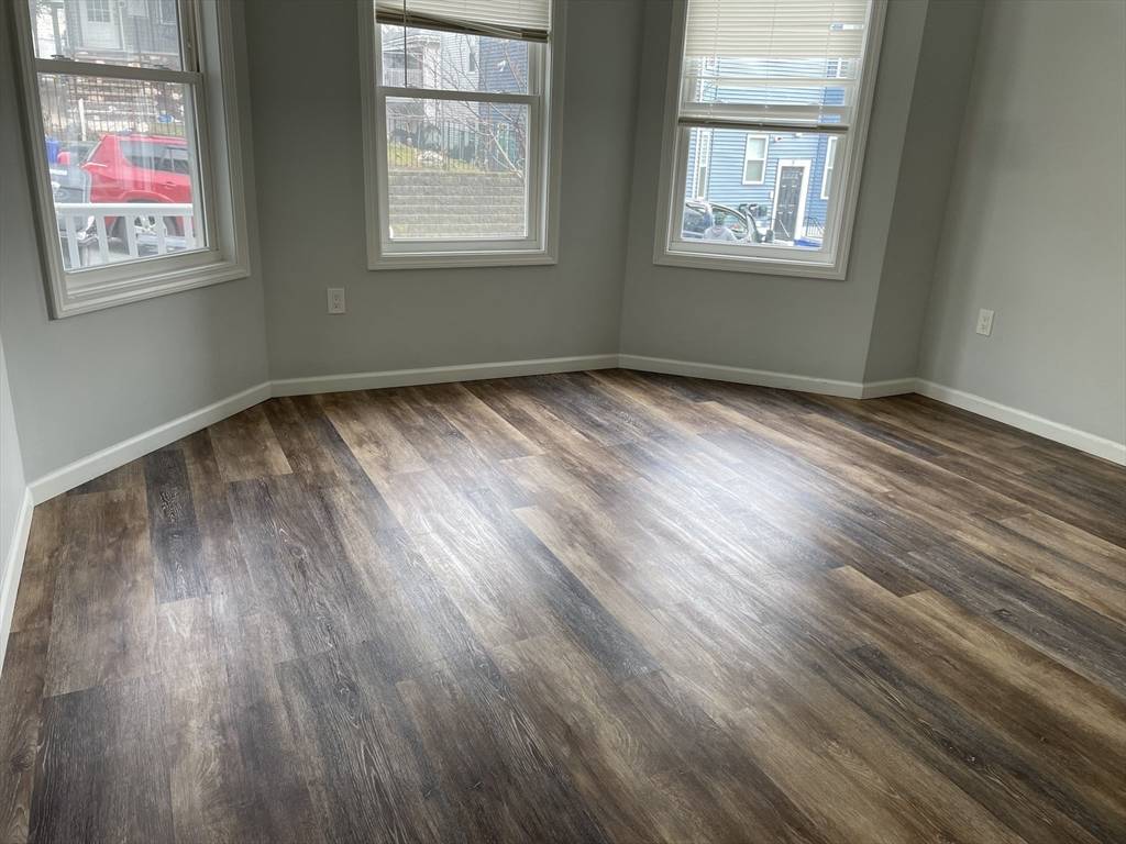 Chelsea, MA 02150,10 John St #3