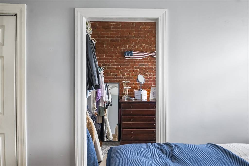 291 W 3rd St #2 Boston, MA 02127