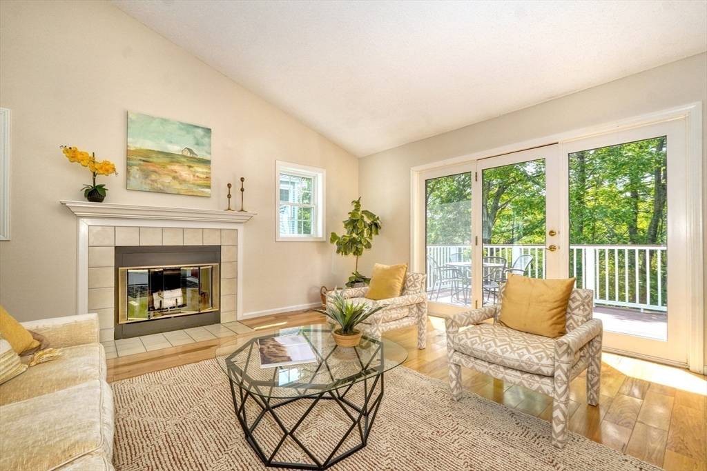 Burlington, MA 01803,9 Knollwood Ct. #9