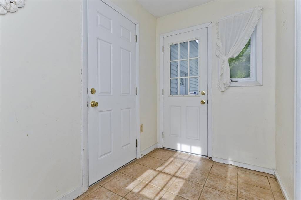 Holyoke, MA 01040,957 Homestead Ave