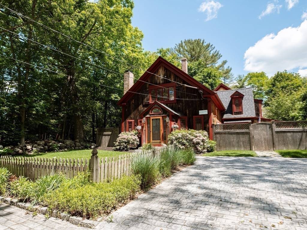 Duxbury, MA 02332,1027 Union St