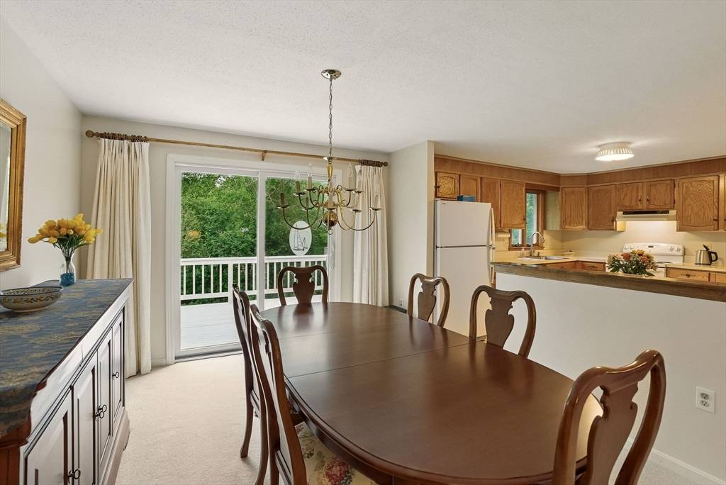 Bedford, MA 01730,4 Colony Cir