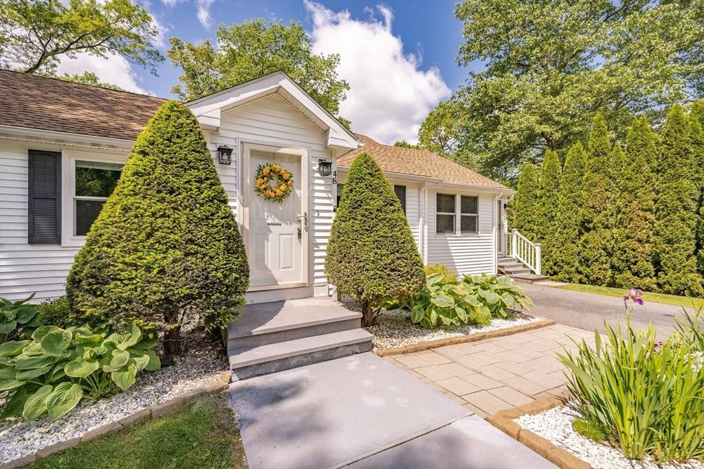 Belchertown, MA 01007,48 Dana Hill