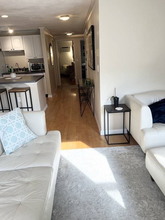 Boston, MA 02109,113 Fulton St #5
