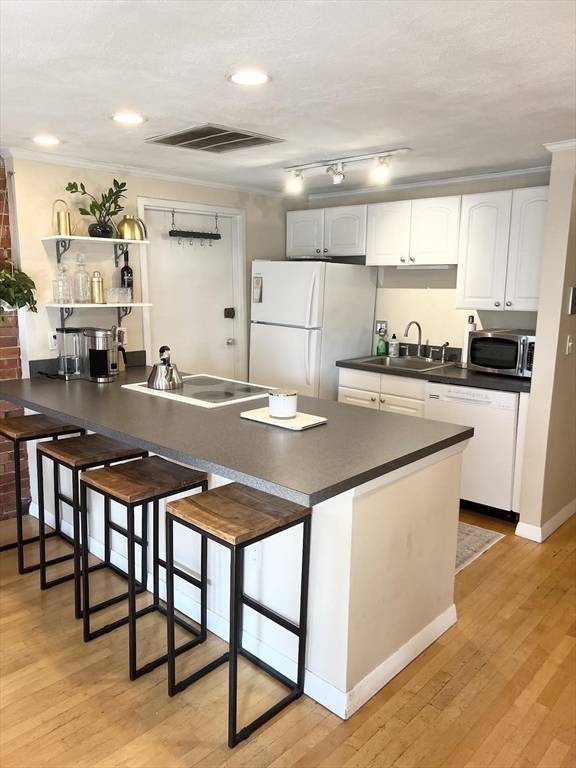 Boston, MA 02109,113 Fulton St #5