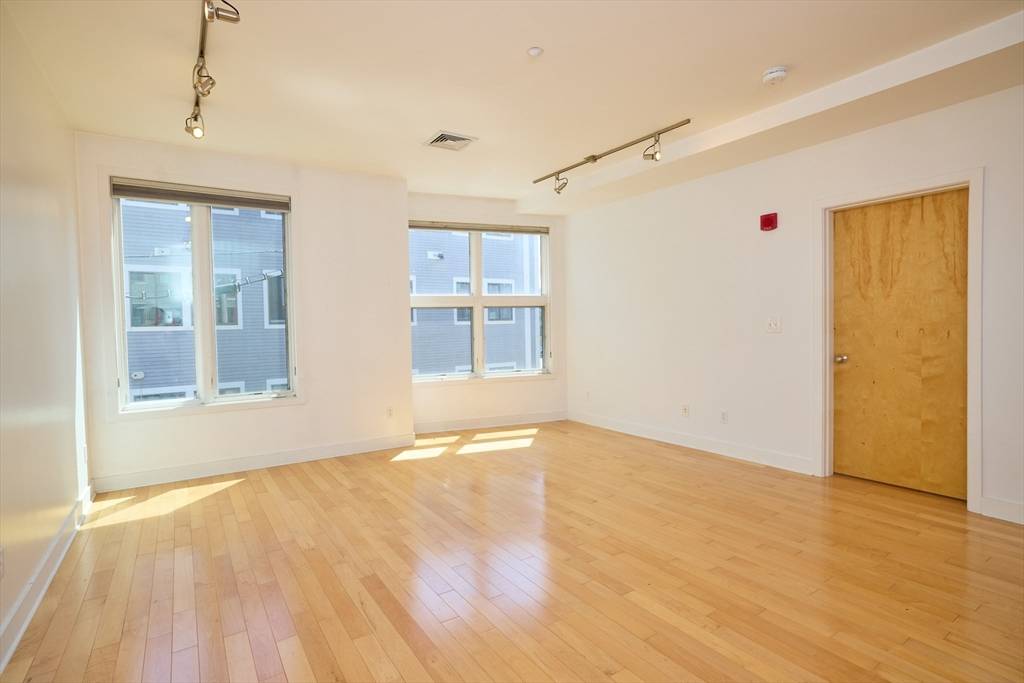 Cambridge, MA 02138,24 Bay State Rd #7