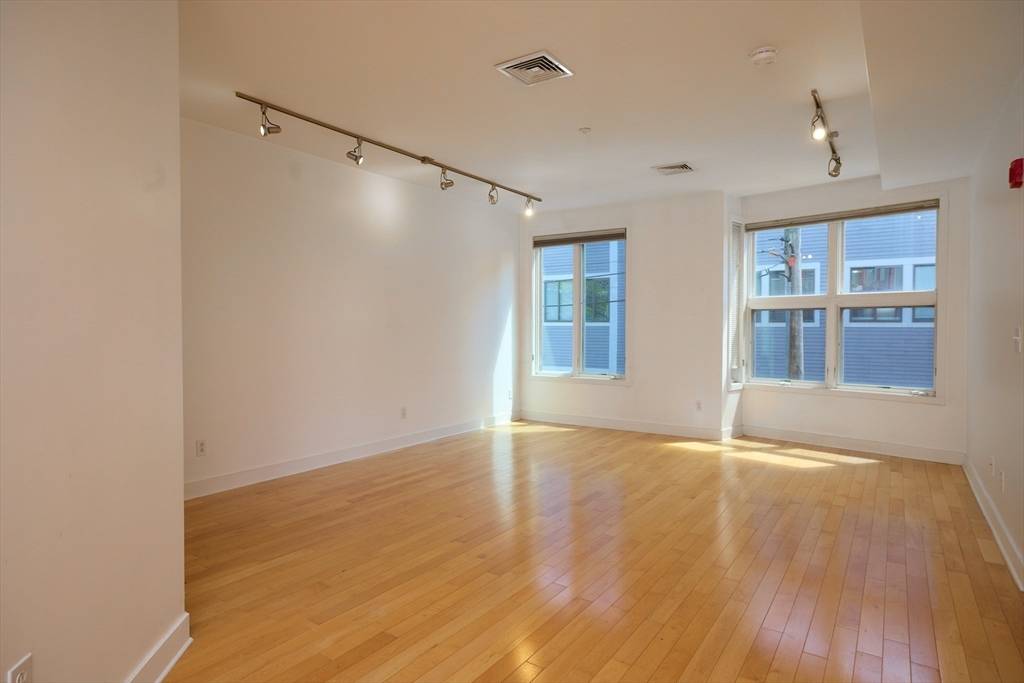 Cambridge, MA 02138,24 Bay State Rd #7