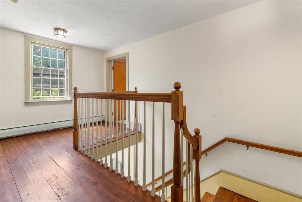 25 Pine St Westford, MA 01886
