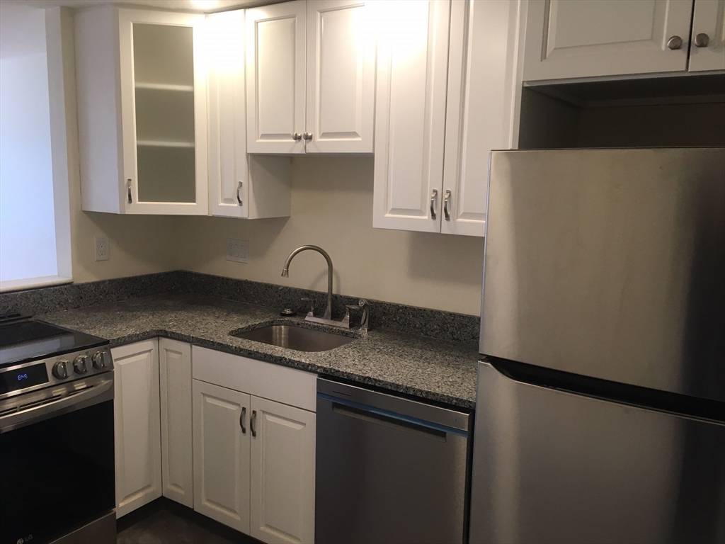 Walpole, MA 02081,881 Main St #U10