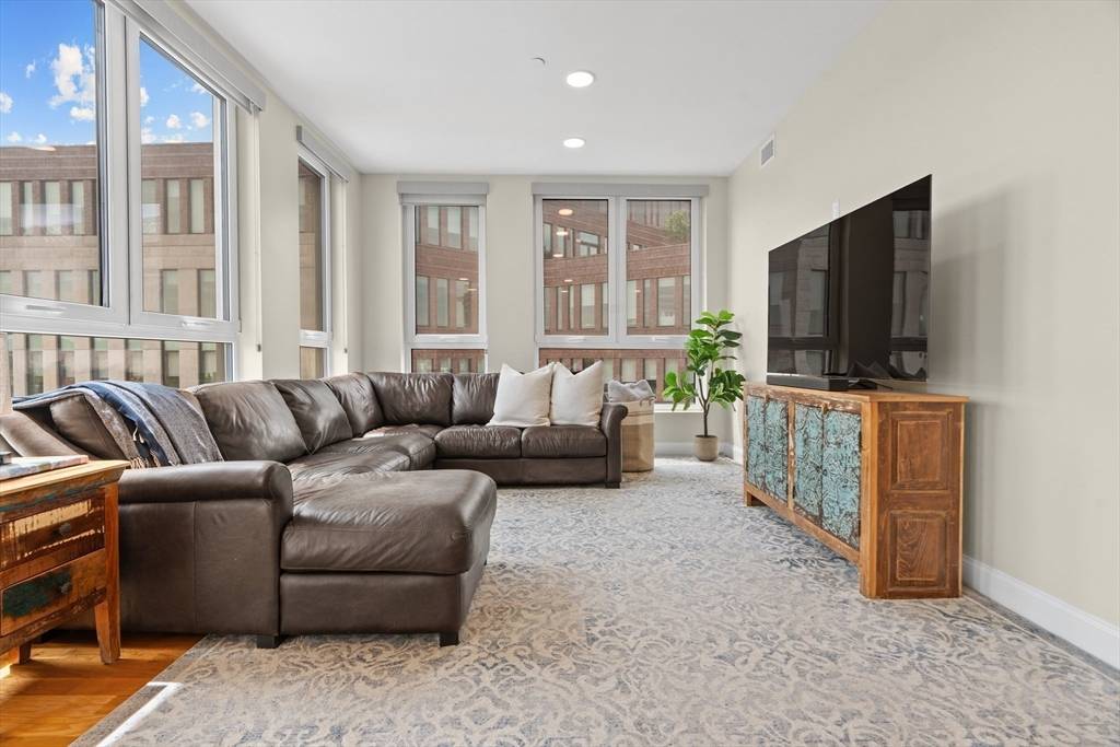 Boston, MA 02119,10 Taber St #501