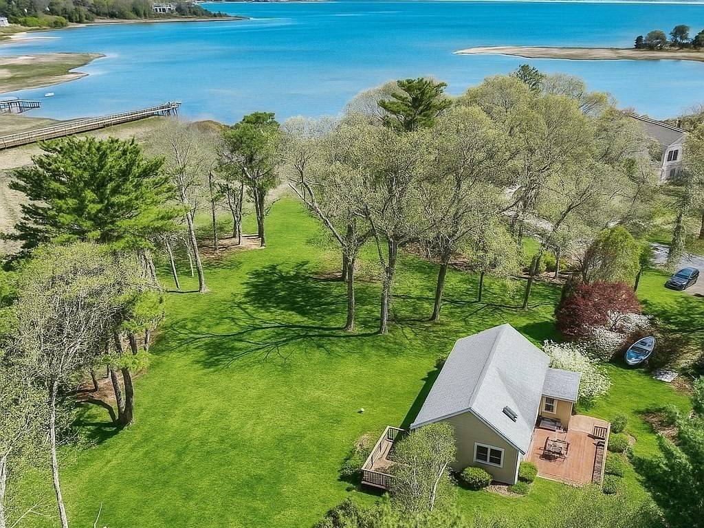 Duxbury, MA 02332,54 Marshall St