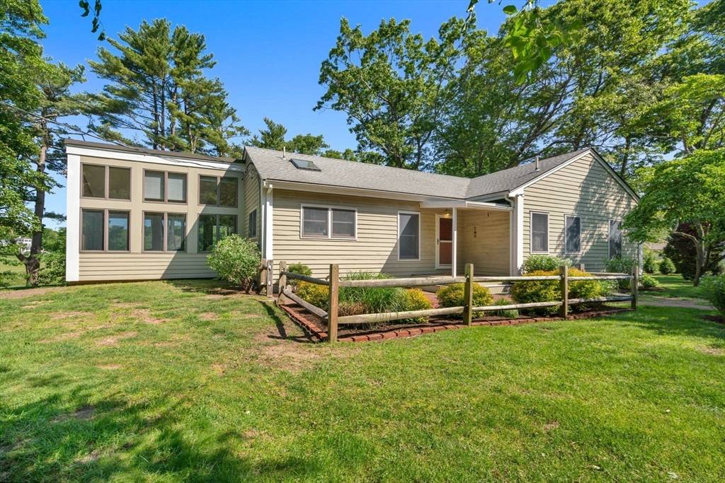 Duxbury, MA 02332,54 Marshall St
