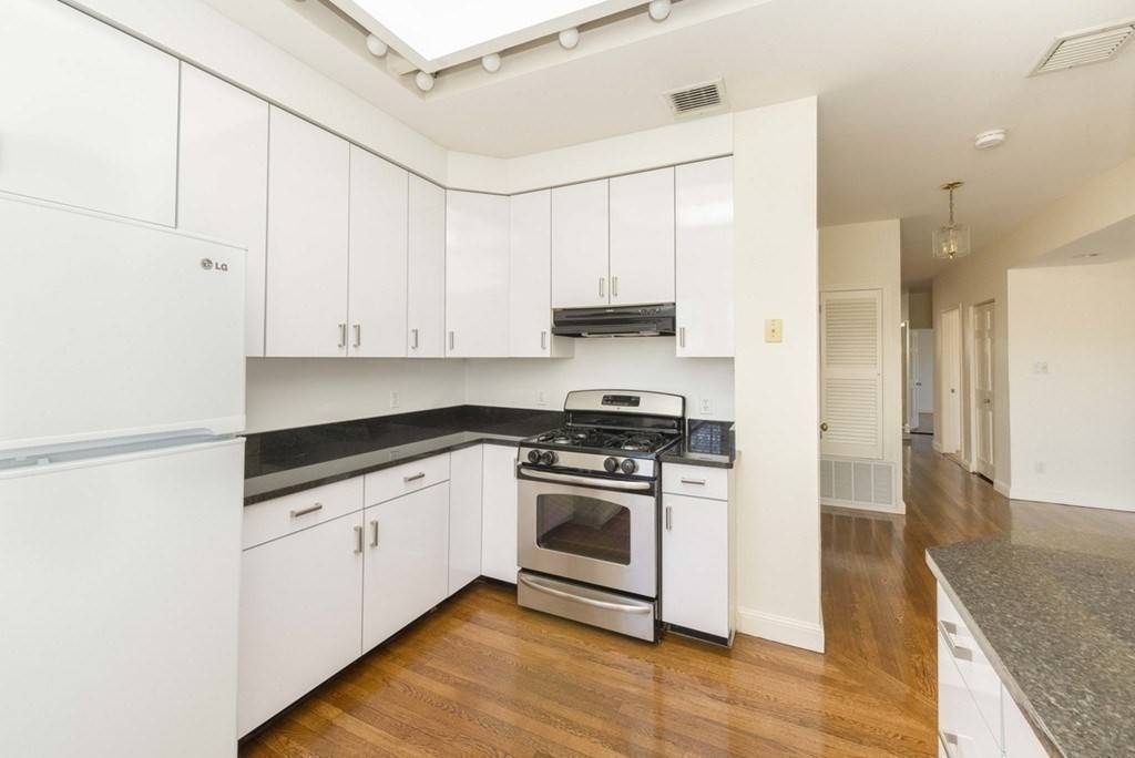 Brookline, MA 02446,344 Harvard St #3