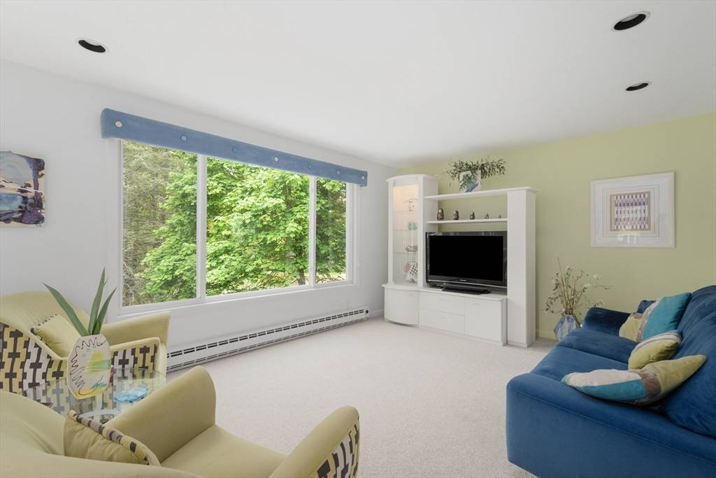 Framingham, MA 01701,13 Angelica Dr