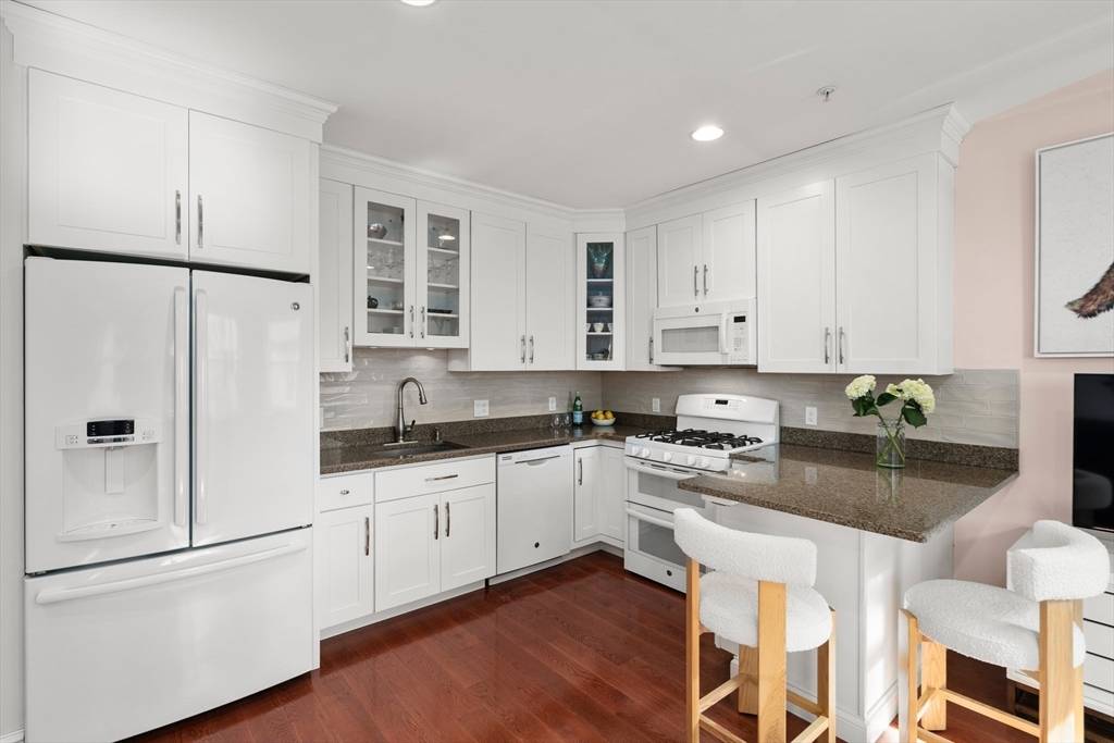 Somerville, MA 02145,106 Walnut Street #2
