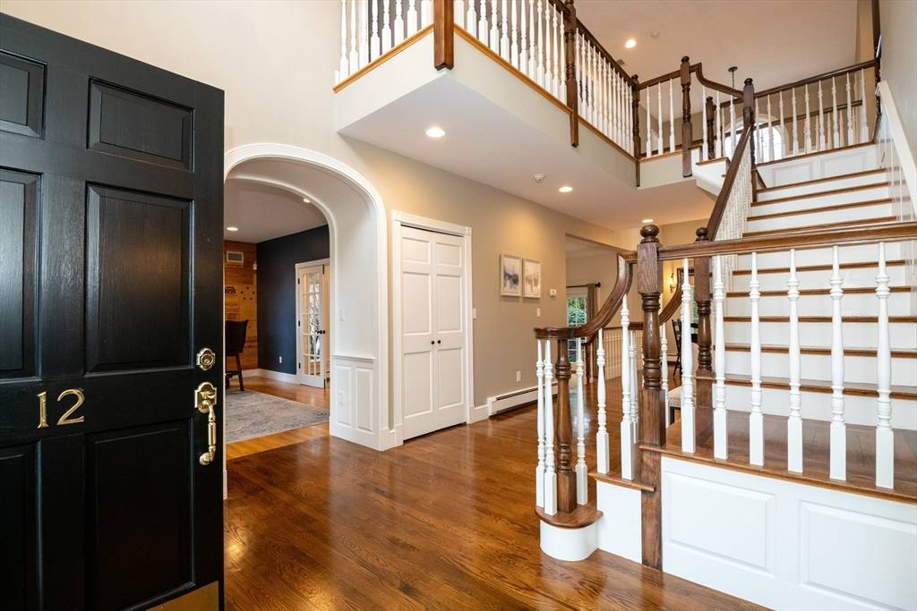 Saugus, MA 01906,12 Ledgewood Rd