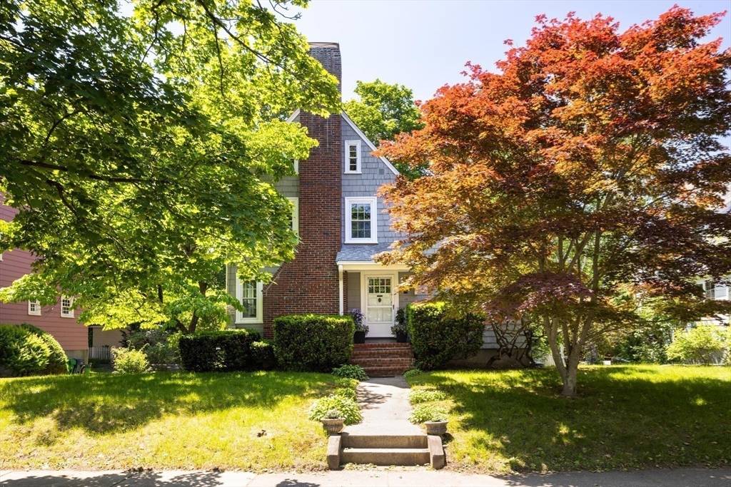 Newton, MA 02468,15 Allen Ave