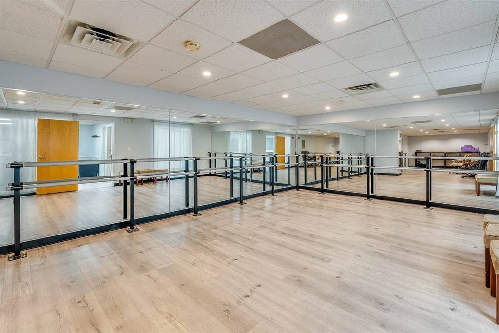 Andover, MA 01810,1 Elm Square #L91