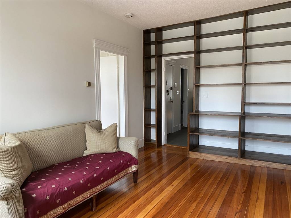 Boston, MA 02116,26 Montgomery St #4