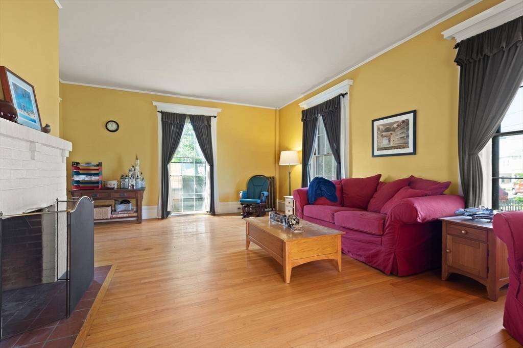 Somerville, MA 02144,21 College Hill Rd