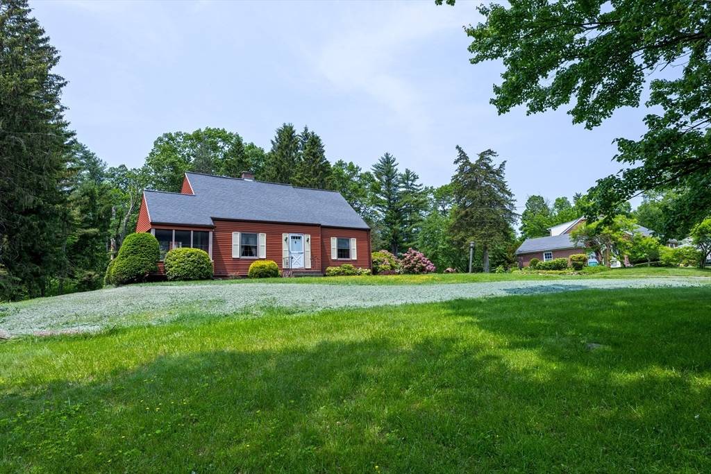 Granby, MA 01033,9 North St