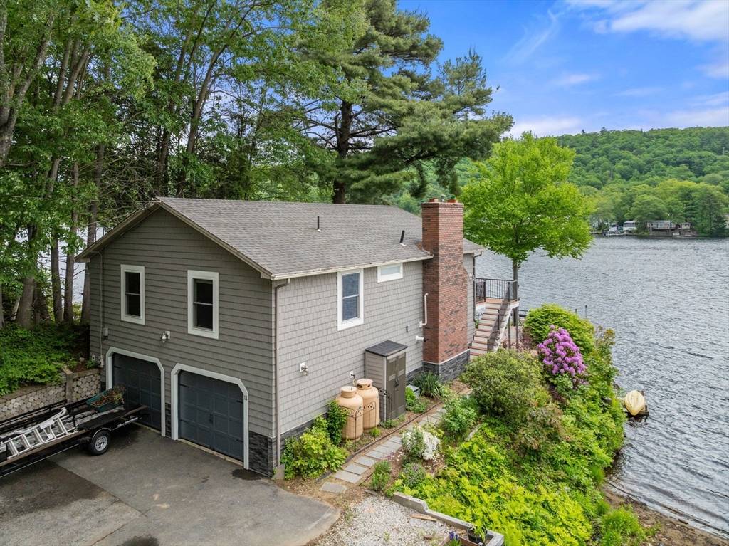 Holland, MA 01521,11 Leisure Dr