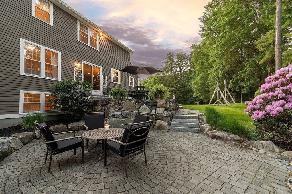 Westford, MA 01886,10 Reinsway Circle