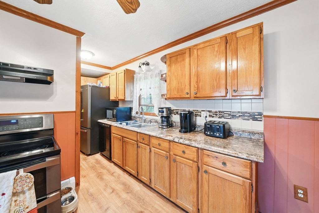 Taunton, MA 02780,6 Hart Ave