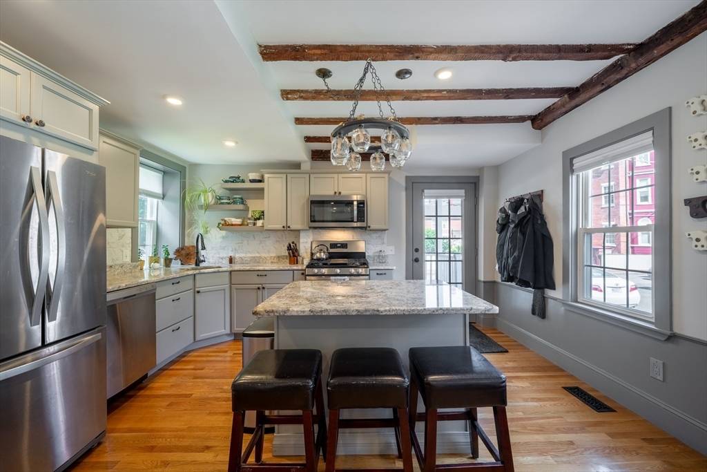Salem, MA 01970,8 Williams Street #E1
