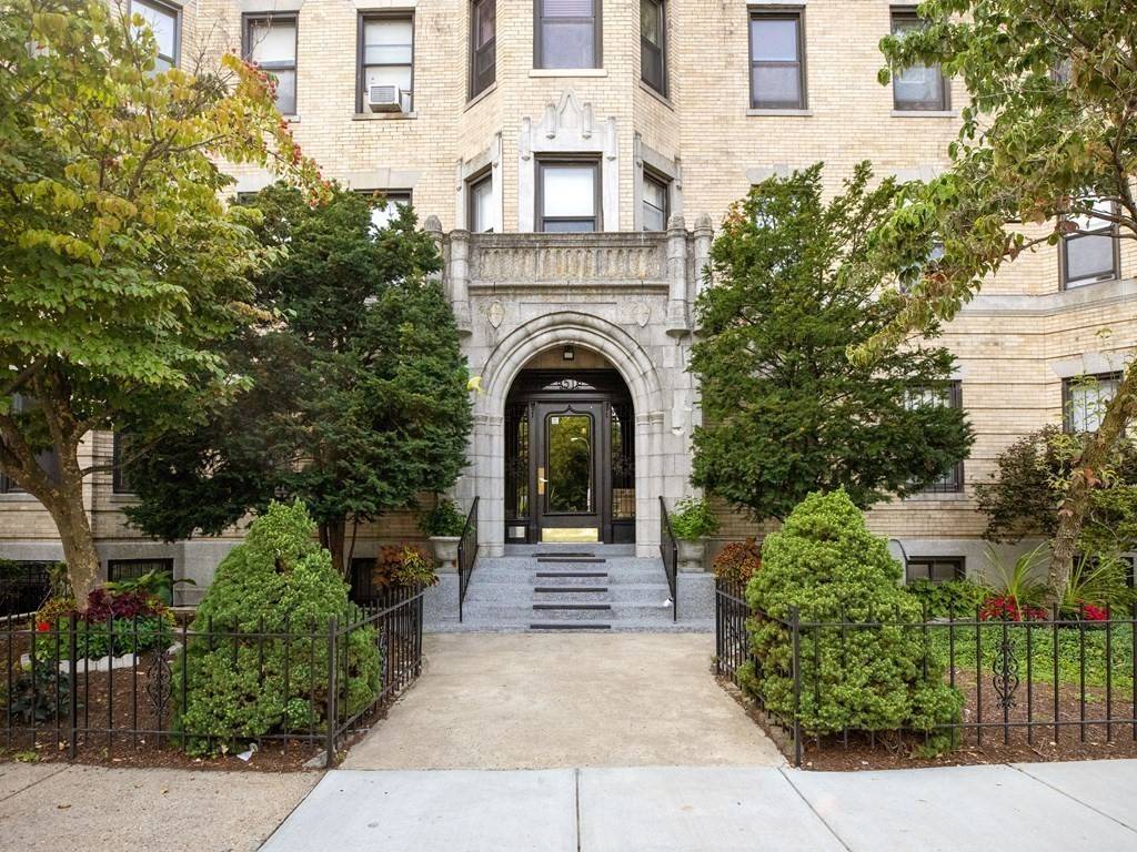 Boston, MA 02215,51 Park Drive #5