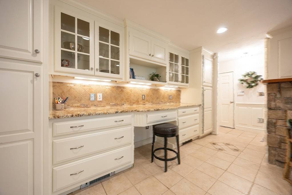 8 Mercer Lane Franklin, MA 02038