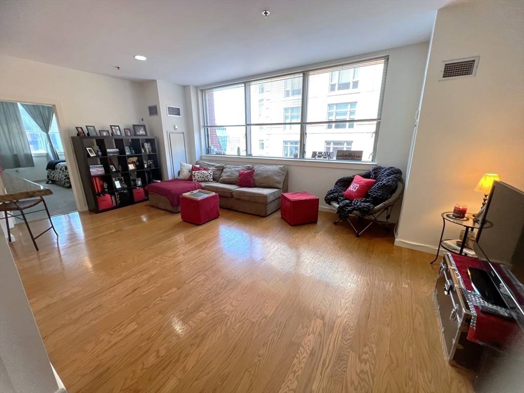 Boston, MA 02114,234 Causeway St #723