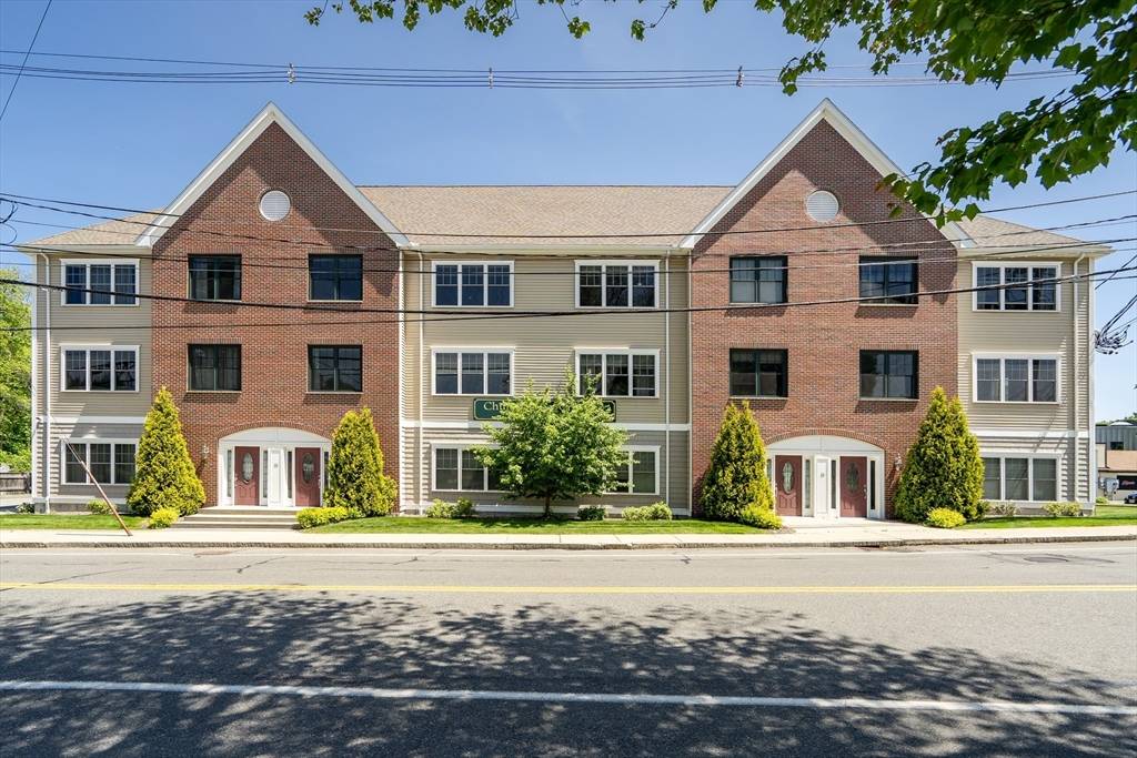 Wilmington, MA 01887,15 Church St #201