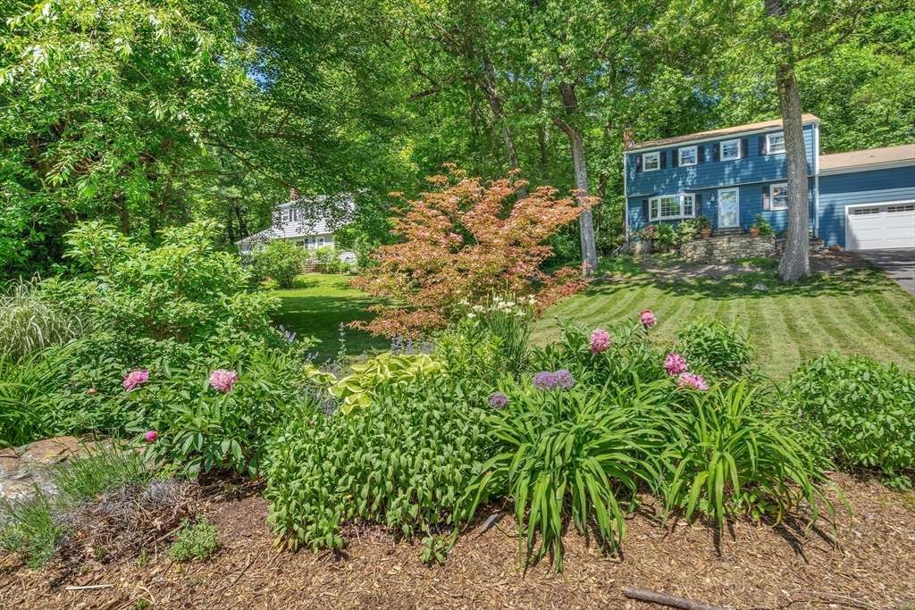 Acton, MA 01720,16 Vanderbelt Rd