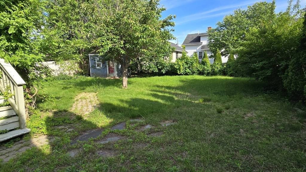 Worcester, MA 01606,10 Arbutus Road