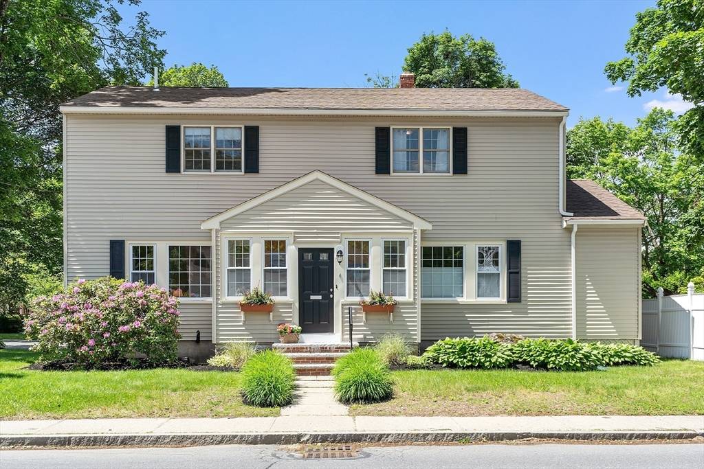 Methuen, MA 01844,4 Pleasant View St