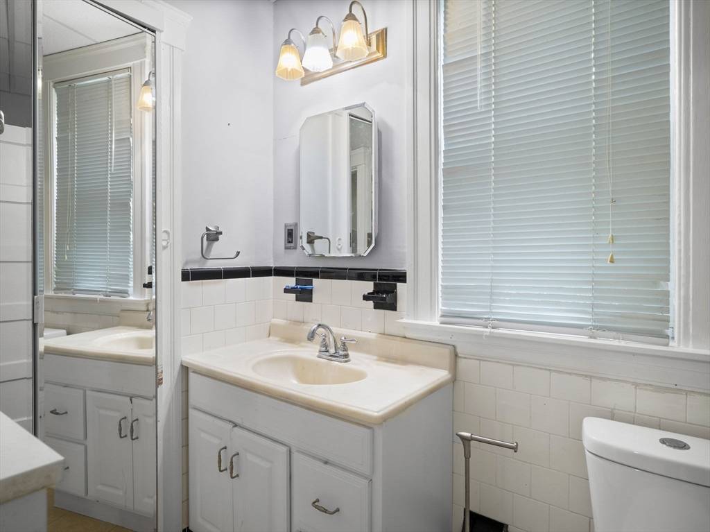Worcester, MA 01605,4 Darling St