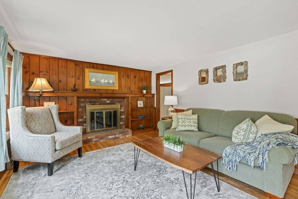 Dennis, MA 02660,61 Uncle Bills Way