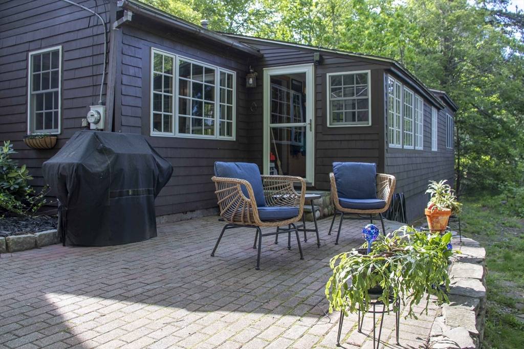 11 N.Shore Road Chester, NH 03036